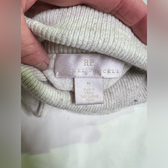 RACHEL‎ PARCELL Beige speckled puff sleeve turtleneck sweater size M. - Picture 10 of 14